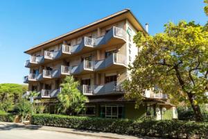Hotel Parco dei Pini - 100mt Dal Mare, Follonica