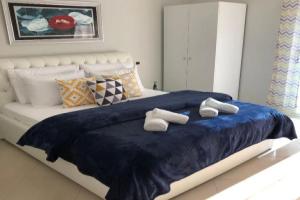 Orfeas Central Apartment, Fier