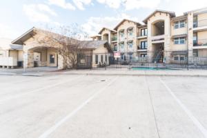 New! Stunning Apartment Just 1 Mile From Kyle!, College Station