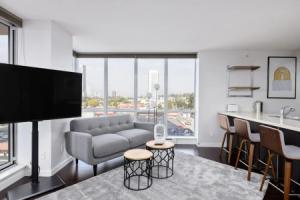 13688 Unit 704 Hotel, Surrey