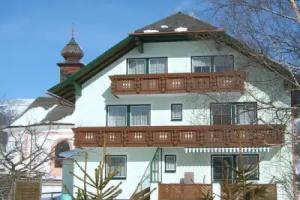 Haus Bauer Appartment II mit Balkon Cottage, Bacher