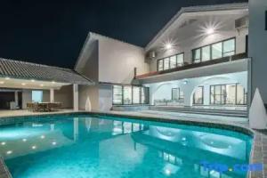 Pattaya Grand Villa 6 Bedroom 8 Bath (Private Pool, KTV, Sauna, Fitness Area), Ban Huai Yai Muk
