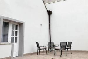 Platános Apartman, Tata