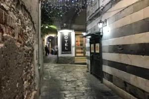 Hotel Genziana, Genoa