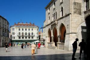 2-bdr apt With Shared Garden, 3 min Walk to Beach Apartments, Split