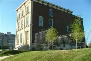 Grand Center Inn, Saint Louis