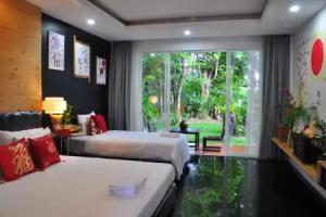 Eat n Sleep, Phuket Town