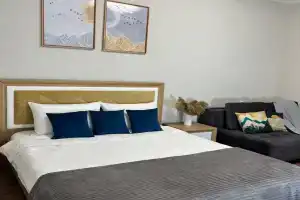 Rich House on Sadovoye Koltso Street, Oktyabrsky