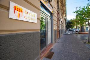 Suite dei Catalani, Naples