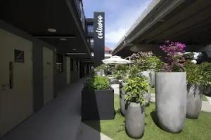 Coliwoo Keppel Apartments, Singapore