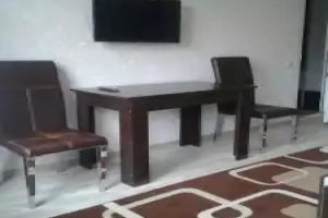 Molodezhnaya Hotel, Kant