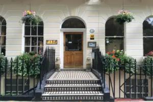 George Hotel, London