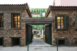 Athenian Residences, Athens