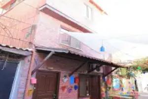Rengarenk Pansiyon Hotel, Ayvalik