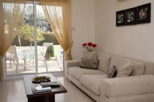 Coral Bay Beach Breeze Villa, Coral Bay