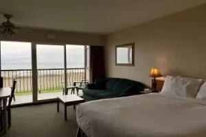 Sea Edge Beachside Hotel, Parksville