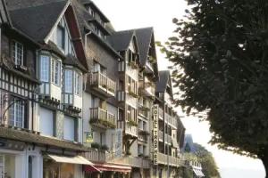 Le Trophée Boutique Hôtel Spa - La Loggia Appart'hôtel, Deauville