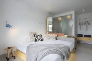 Dreambox Mykonos Suites, Ornos