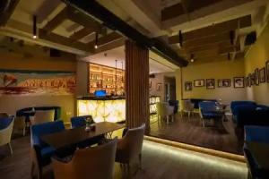 Hotel Blue Sky, Sarande