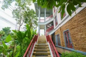 Ma Doo Bua Phuket (มาดูบัวภูเก็ต), Thalang