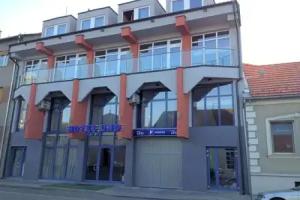 Hotel Uno, Kecskemet