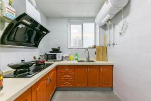 Xi’an NewTown·North Passenger Station· Locals Apartment 00125860, Xi'an