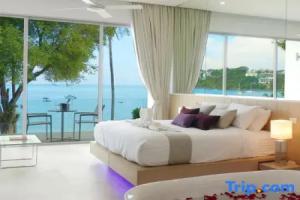 FREE $900 Daily Lux Pack - 10-Bed Beachfront Villa, Panwa
