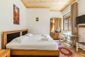 Saraci Rooms 2 in Gjirokast r, Gjirokaster