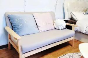 Galaxy Cozy HuTong Movie Night Downtown Apartments, Beijing