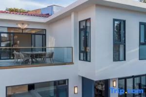 T M L-Urban 4 Bedroom-Independent Swimming Pool and Ktv, Jomtien Beach