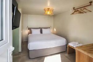 Hillside Elegance Guest house, Fira