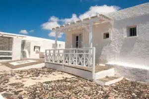 Artemis Suites, Megalokhori