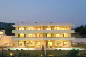 Pantheon Luxury Villas, Afantou