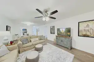 New Listing! Chic Sola W/ Private Balcony 2 Bedroom Condo, Austin