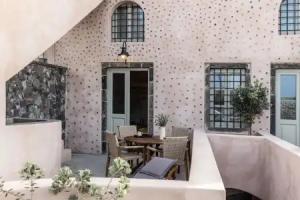 Frescoes Luxury Suites, Messaria