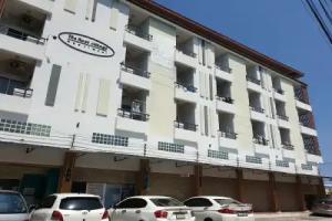 OYO 974 The Rest Village Apartment, Rayong City