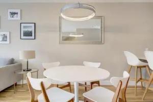 New Stunning Modern Gem in Unbeatable Location Hotel, Aurora