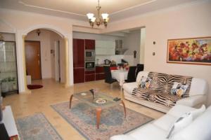 Lovely 2-bedroom condo near the City center, Fier