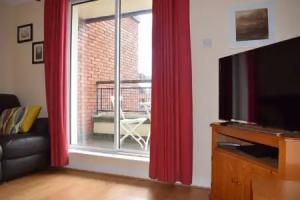 Colourful and Cosy 2 Bed in Ifsc With Balcony Hotel, Dublin