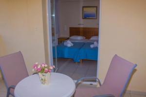 Sunshine Studios & Apartments, Stalis