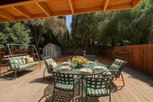 Walk to Google 3BR Home Yard & Kitchen Tourist base, Mountain View