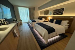 Lux Studio W City Views and Pool, Miami