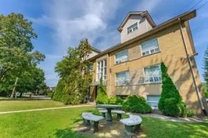 Private 2bdrm Unit With Ensuite Laundry - U5A Hotel, Burlington