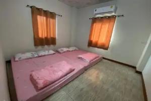 เพียงภูโฮมสเตย์ Hotel, Sattahip