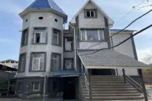 Toktonalieva 8 B, Bishkek
