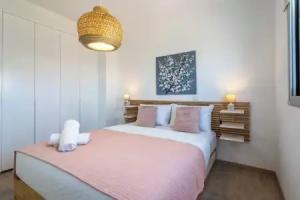 Harmonia 2-BR Apt W Pool in Livadia Apartments, Livadhia