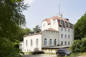 Waldschloss Parow, Koserow