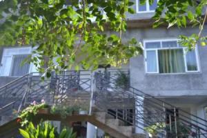Medea's Guest House, Makhinjauri