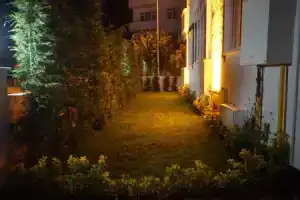 Karaca Suite, Tuzla