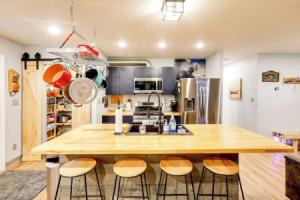 Walk to Dtwn: Dog-friendly Retreat in! Tourist base, Fairbanks